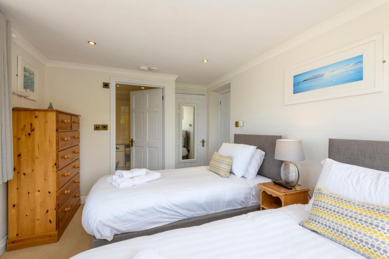 Beachcombers Apartments New Quay Exterior foto