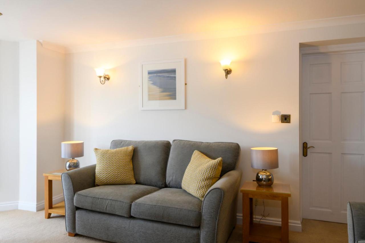 Beachcombers Apartments New Quay Exterior foto