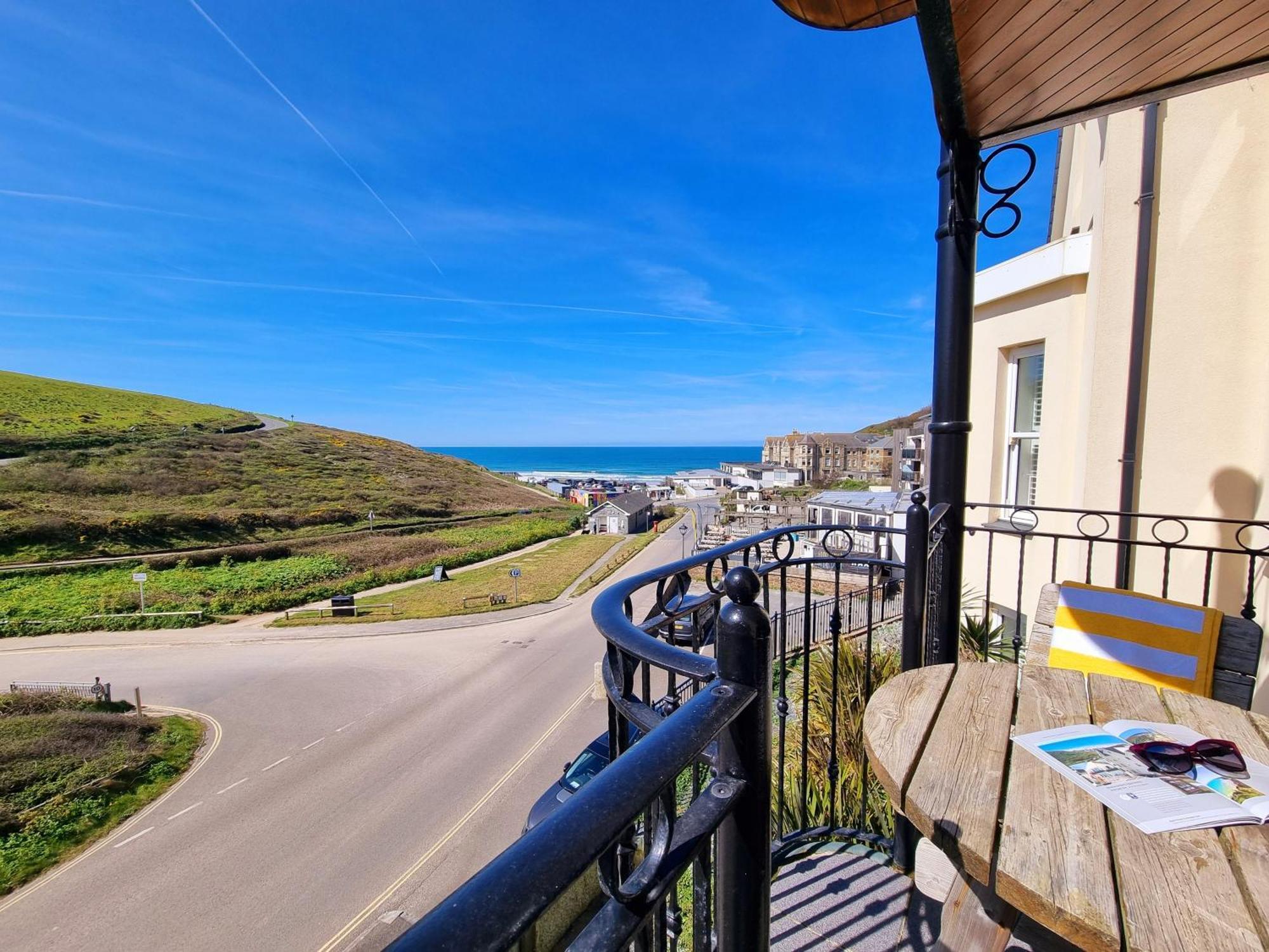 Beachcombers Apartments New Quay Exterior foto